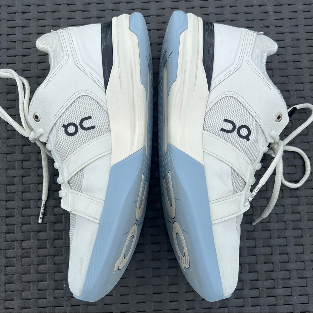 On Running - The Roger - Men's White and Light Blue Sneakers - Mens 9 / W 10.5